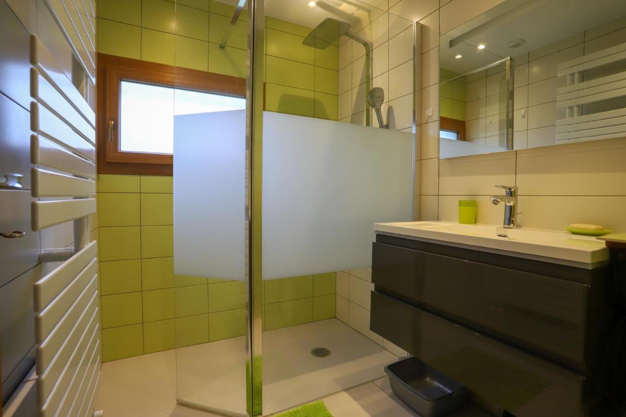 Le Vintage Grand Appartement 4 Etoiles Avec Jardin Proche Du Lac Annecy Exterior foto